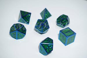 Metal 3D style dice set : Green glitter with blue rim